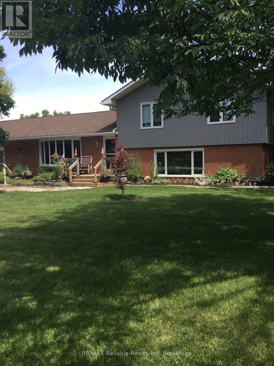 244 Elizabeth Street, Central Huron, Ontario  N0M 2H0 - Photo 2 - X12739700