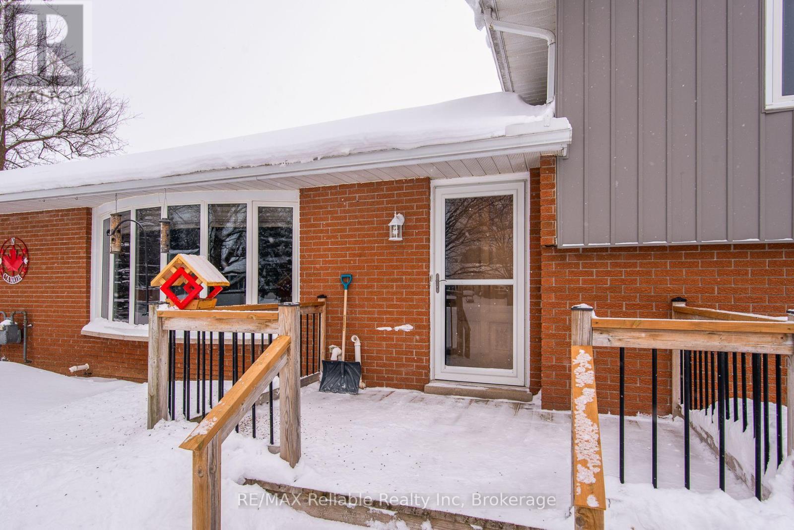 244 Elizabeth Street, Central Huron, Ontario  N0M 2H0 - Photo 4 - X12739700
