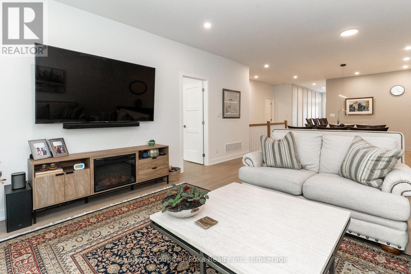 9 JACK STREET, Huntsville, Ontario