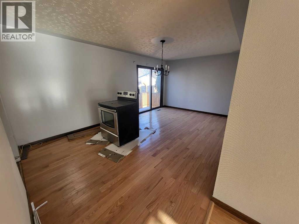 1714 St Andrew Road N, Lethbridge, Alberta  T1H 4L8 - Photo 5 - A2276559