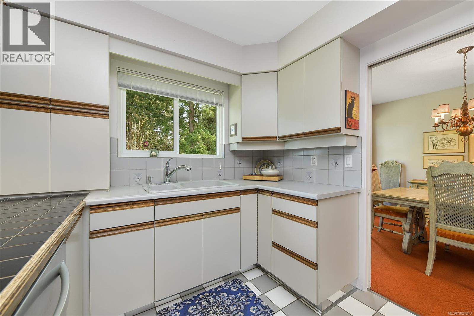 4911 Sea Ridge Dr, Saanich, British Columbia  V8Y 2B5 - Photo 16 - 1024243