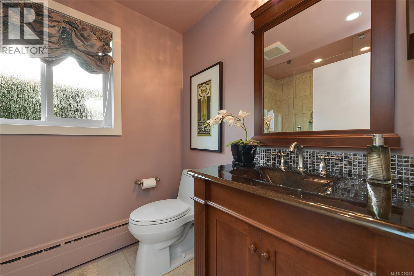 4911 Sea Ridge Dr, Saanich, British Columbia  V8Y 2B5 - Photo 32 - 1024243