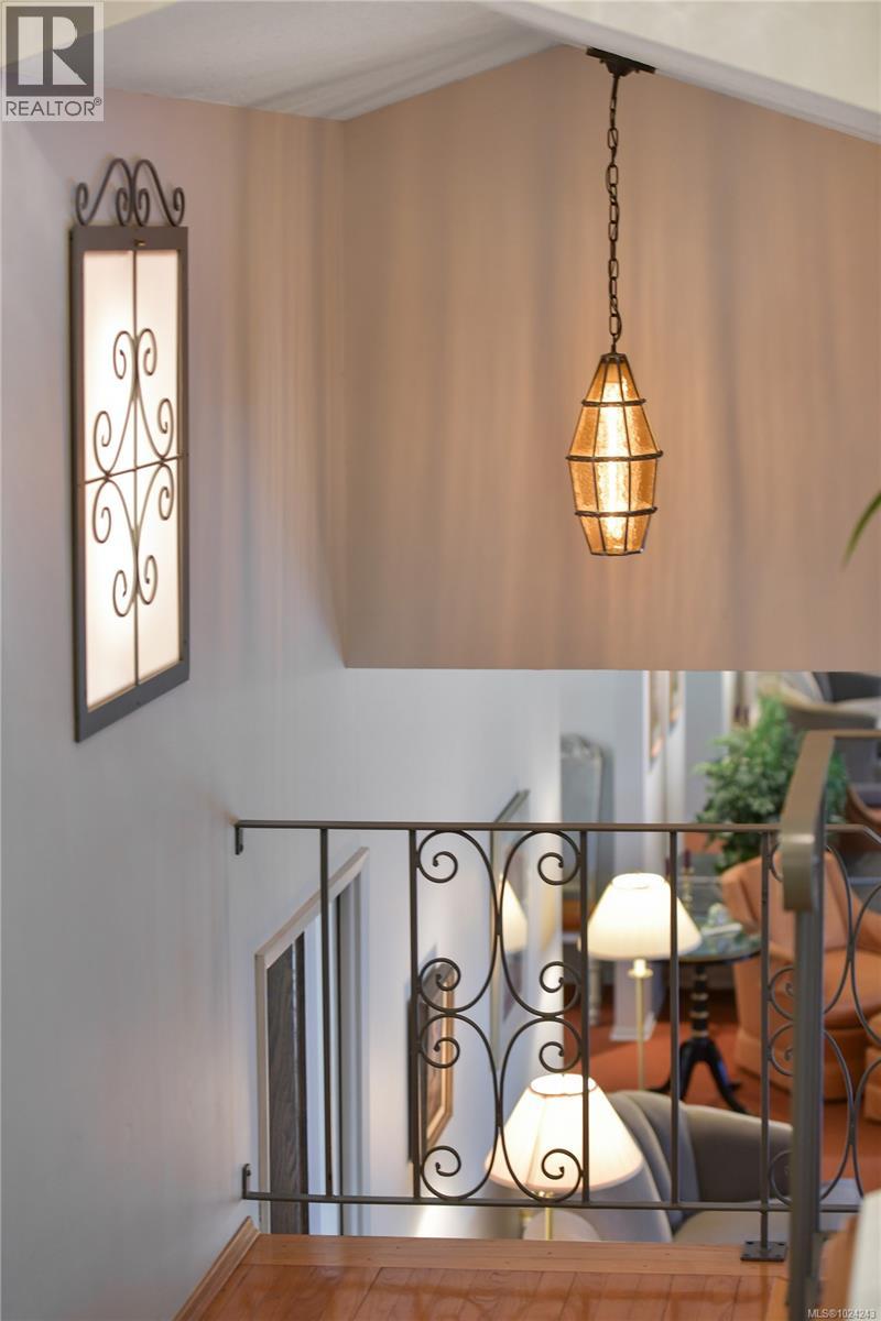 4911 Sea Ridge Dr, Saanich, British Columbia  V8Y 2B5 - Photo 36 - 1024243