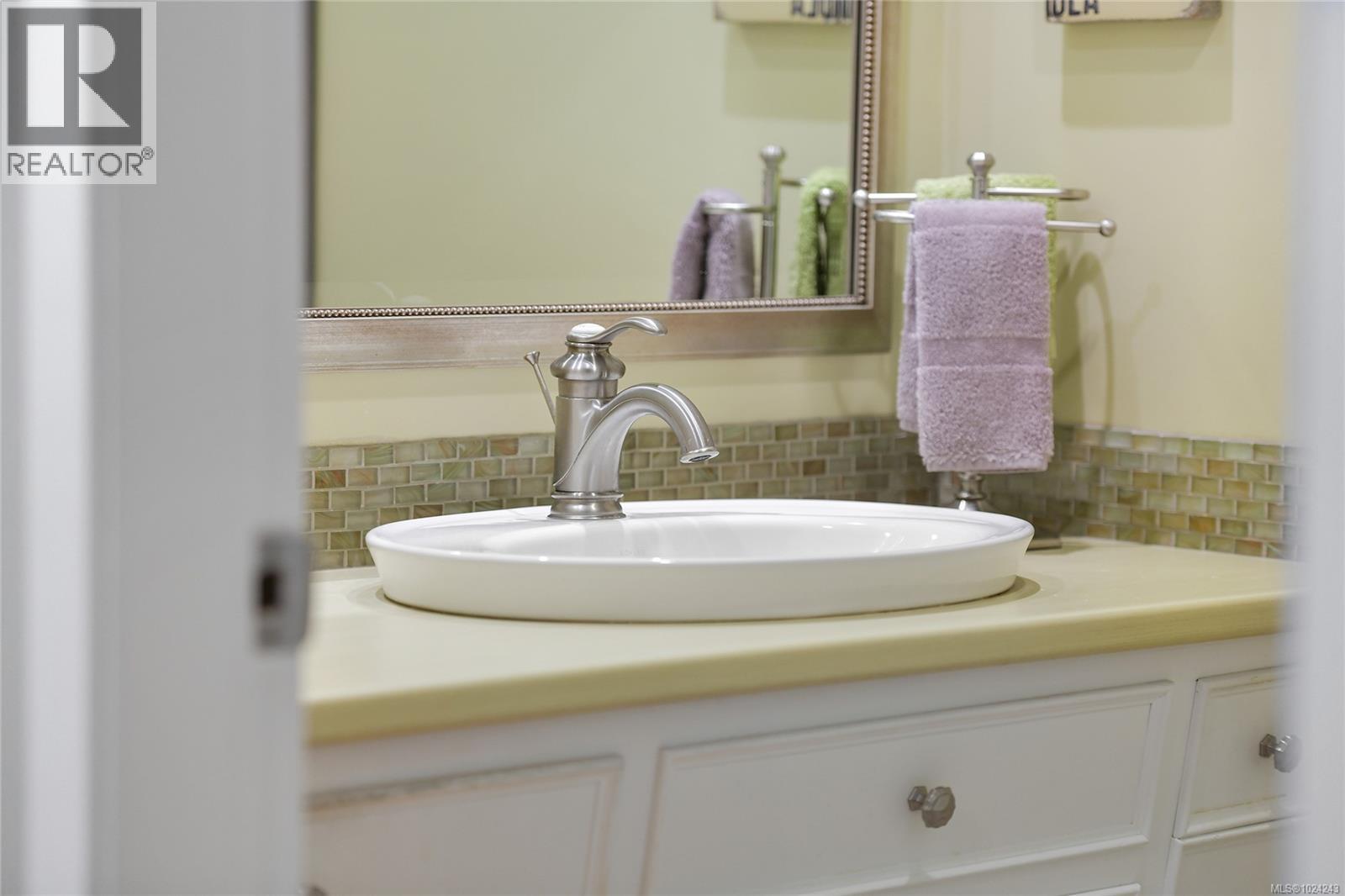 4911 Sea Ridge Dr, Saanich, British Columbia  V8Y 2B5 - Photo 42 - 1024243