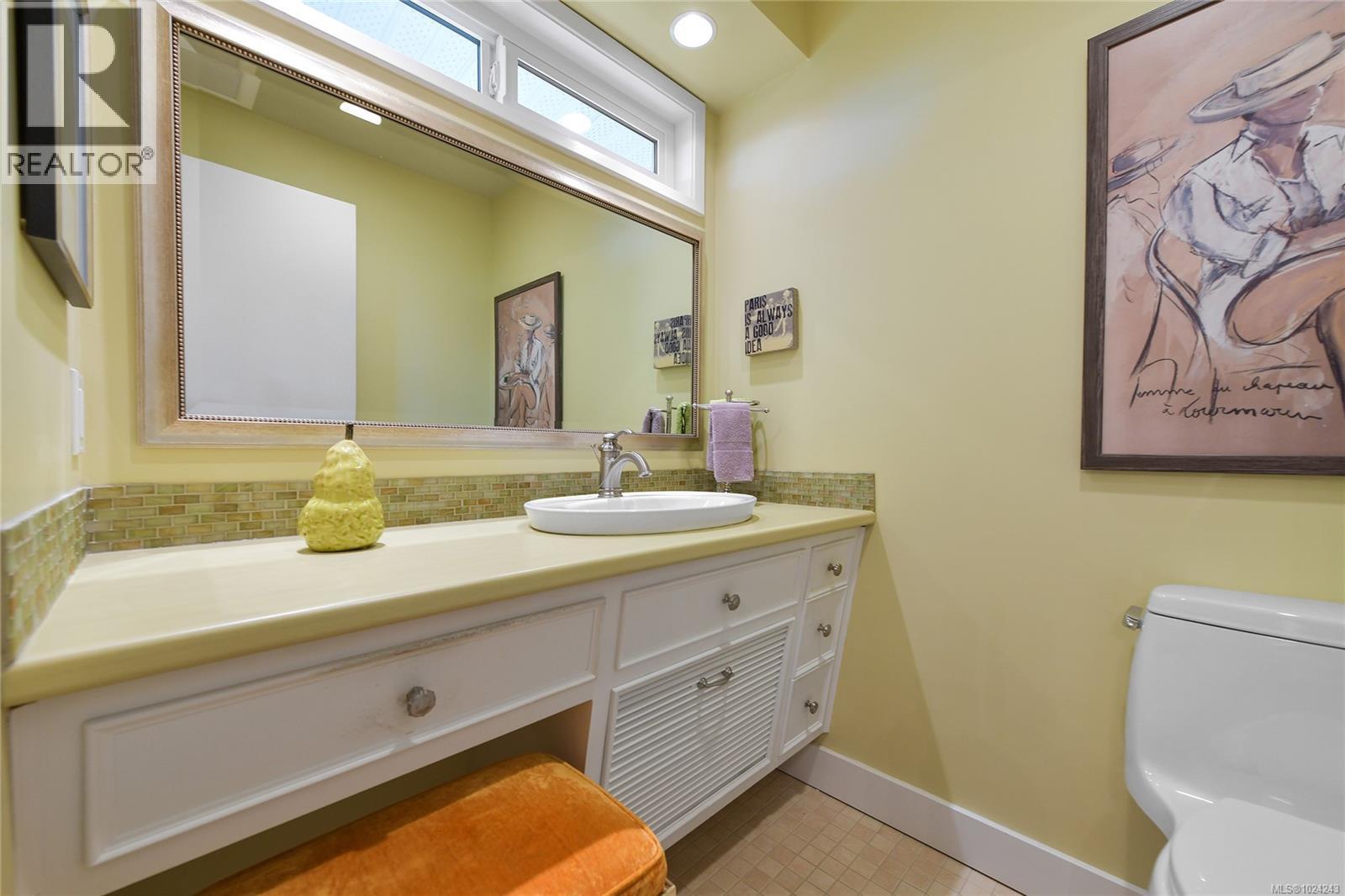 4911 Sea Ridge Dr, Saanich, British Columbia  V8Y 2B5 - Photo 41 - 1024243