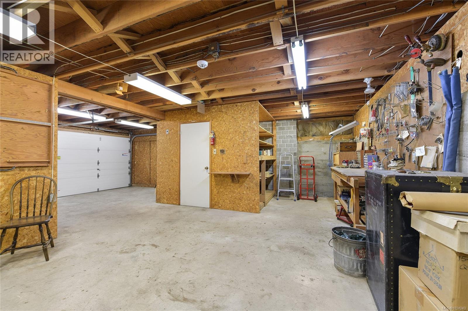 4911 Sea Ridge Dr, Saanich, British Columbia  V8Y 2B5 - Photo 56 - 1024243