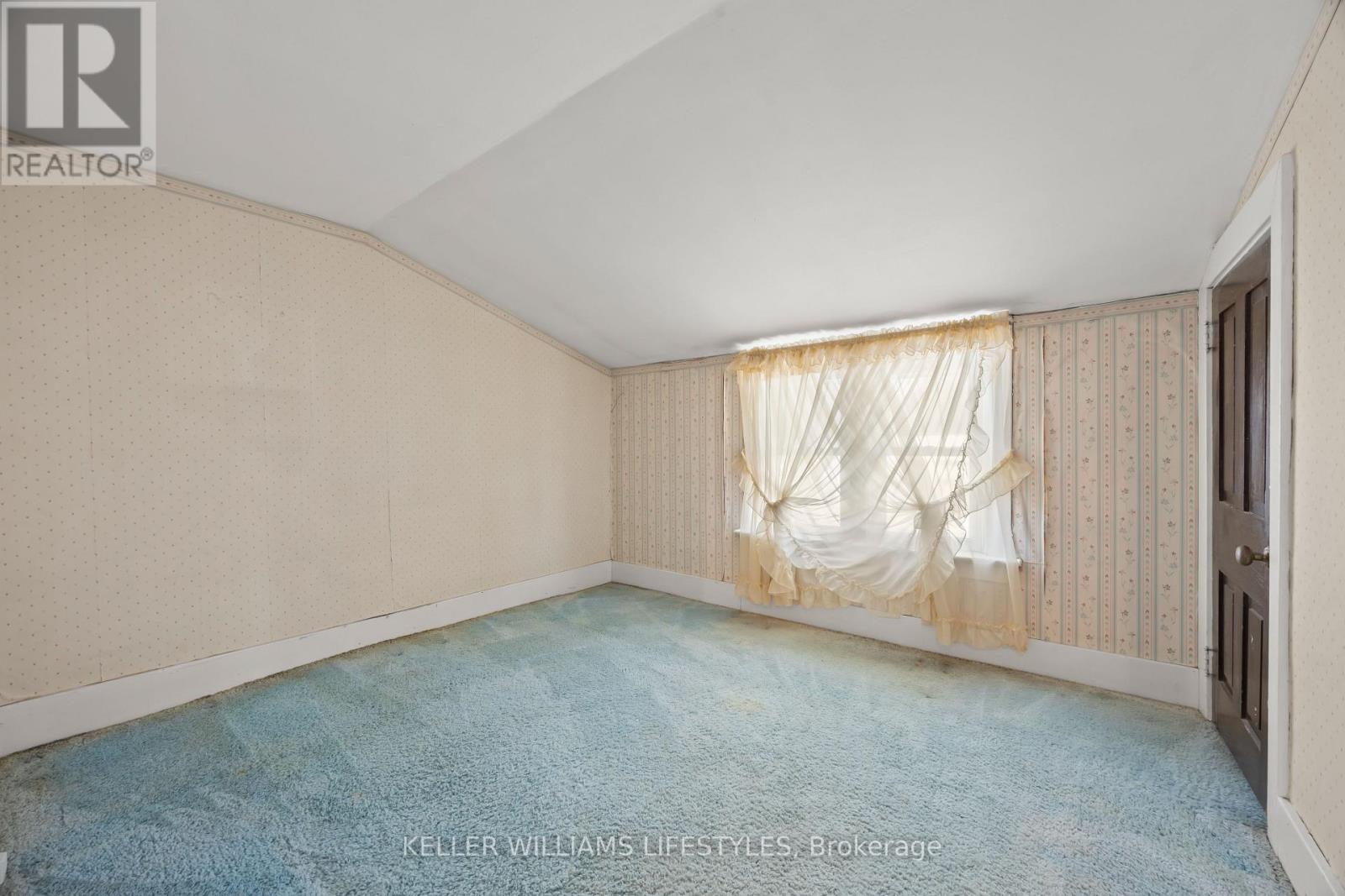 136 Queen Street, North Middlesex, Ontario  N0M 1A0 - Photo 25 - X12739664