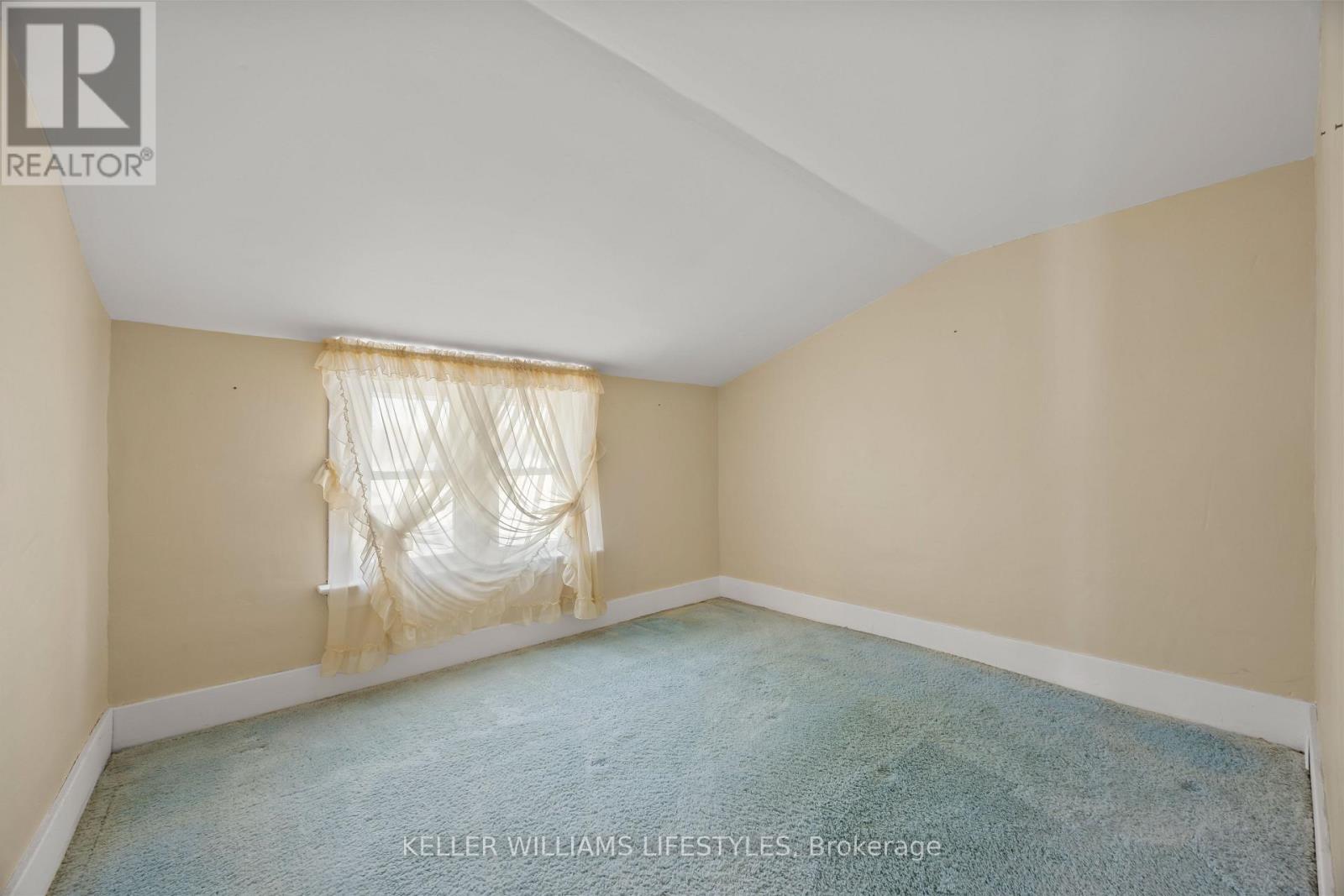 136 Queen Street, North Middlesex, Ontario  N0M 1A0 - Photo 26 - X12739664