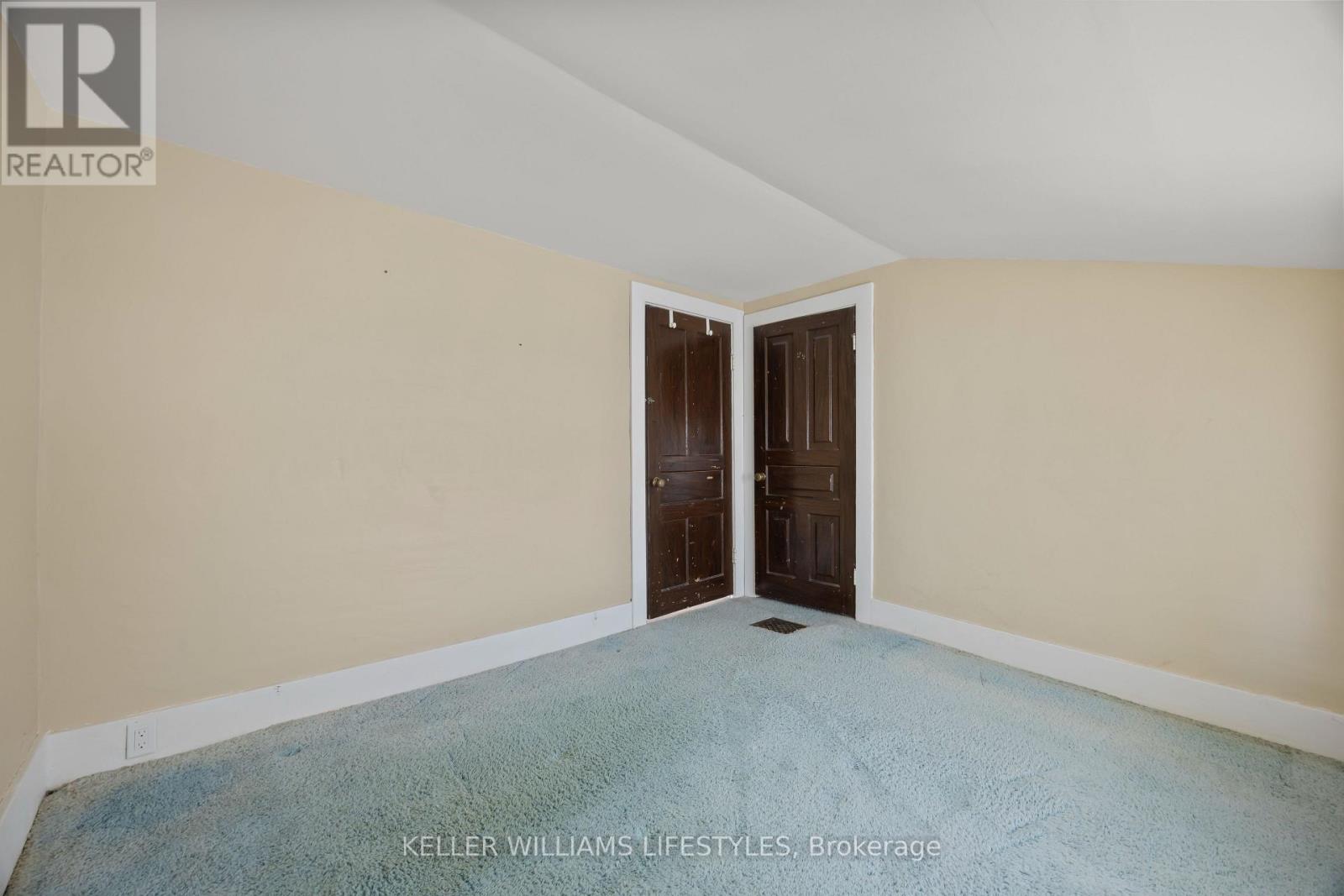 136 Queen Street, North Middlesex, Ontario  N0M 1A0 - Photo 27 - X12739664