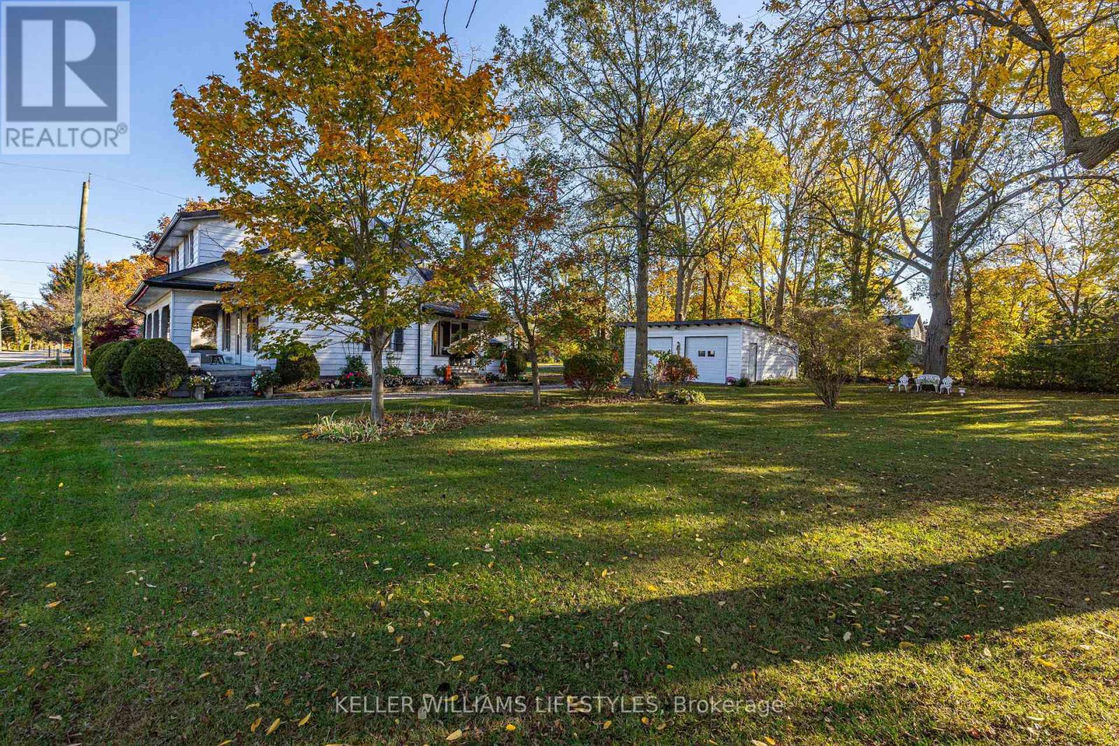 136 Queen Street, North Middlesex, Ontario  N0M 1A0 - Photo 3 - X12739664