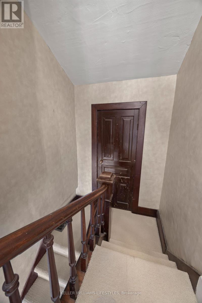 136 Queen Street, North Middlesex, Ontario  N0M 1A0 - Photo 31 - X12739664