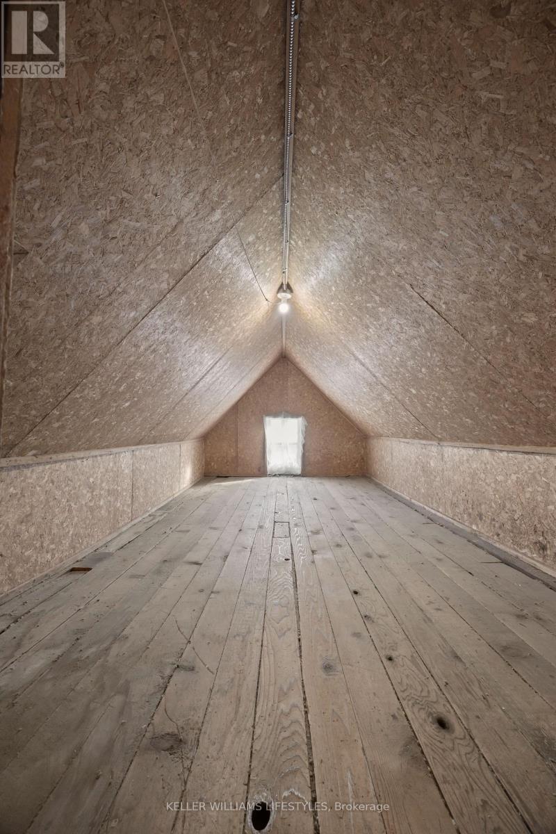 136 Queen Street, North Middlesex, Ontario  N0M 1A0 - Photo 32 - X12739664