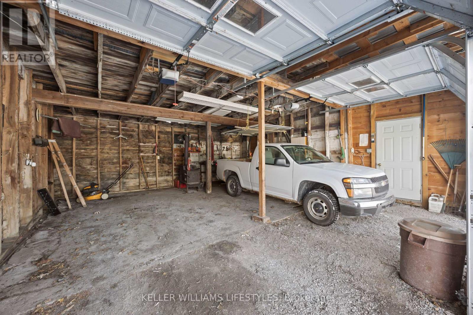 136 Queen Street, North Middlesex, Ontario  N0M 1A0 - Photo 36 - X12739664