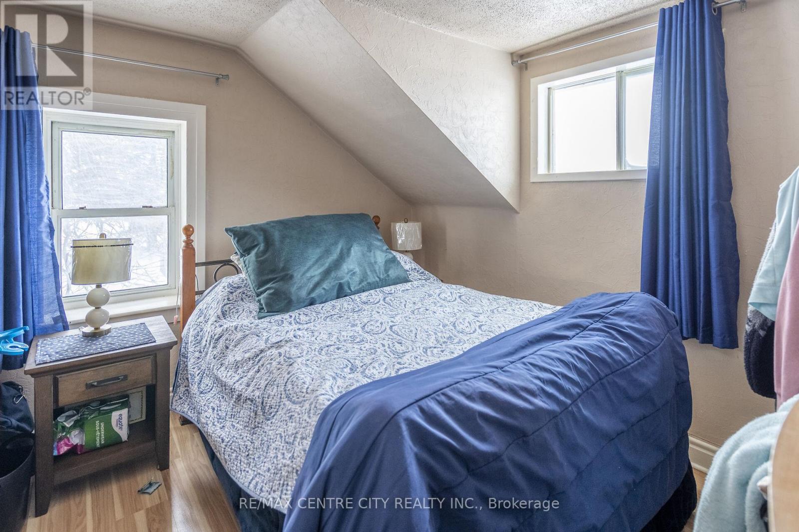 413 Ellis Avenue, Brant, Ontario  N3R 0B8 - Photo 13 - X12739666