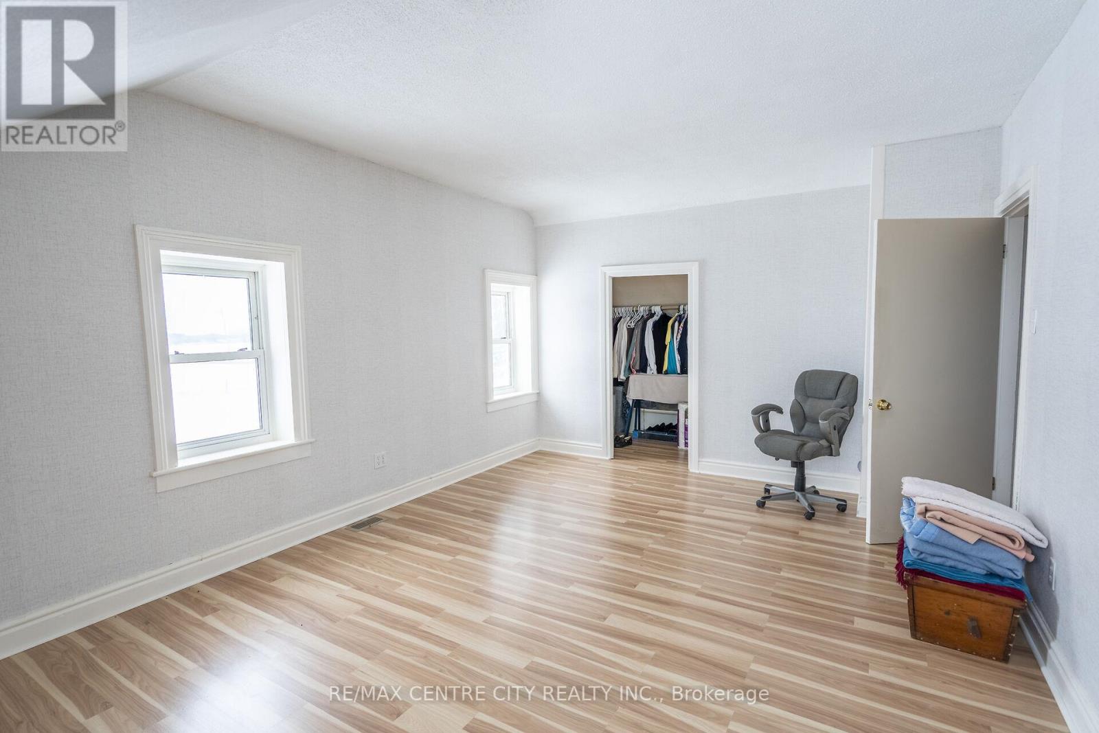 413 Ellis Avenue, Brant, Ontario  N3R 0B8 - Photo 14 - X12739666