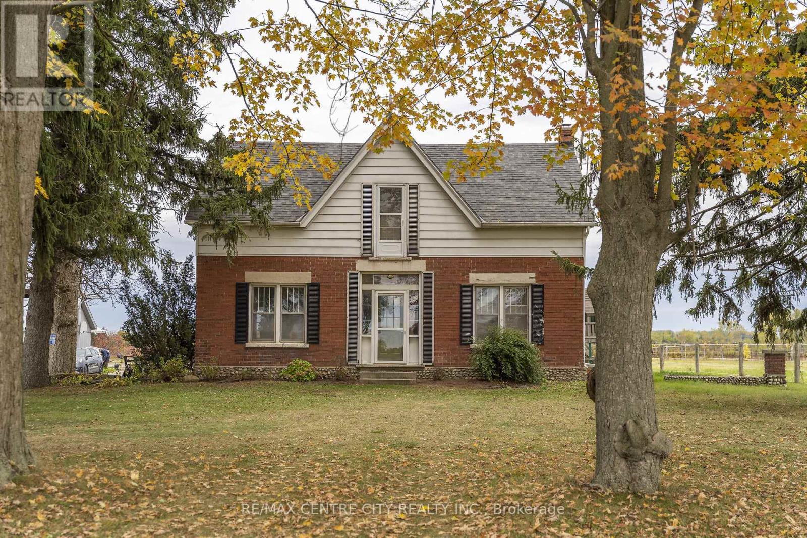 413 Ellis Avenue, Brant, Ontario  N3R 0B8 - Photo 4 - X12739666