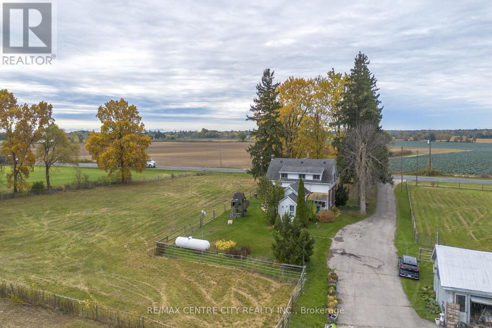 413 Ellis Avenue, Brant, Ontario  N3R 0B8 - Photo 3 - X12739668