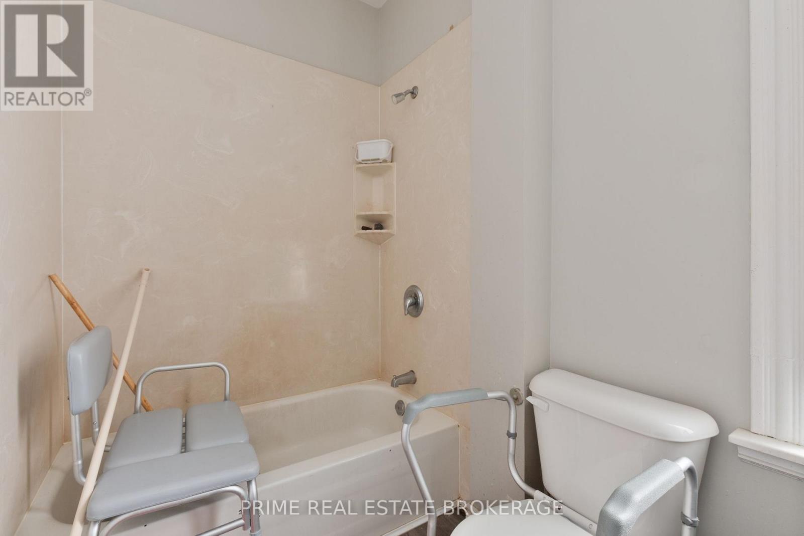 142 John Street, London East, Ontario  N6A 1N8 - Photo 10 - X12739732