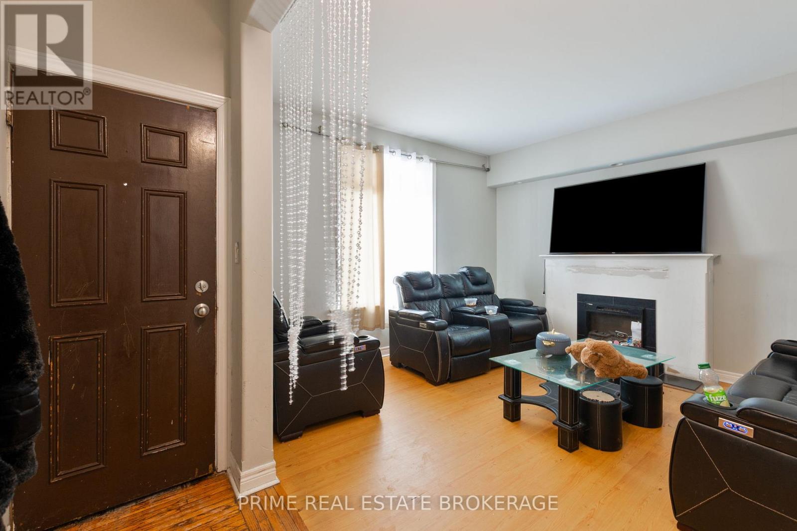 142 John Street, London East, Ontario  N6A 1N8 - Photo 3 - X12739732