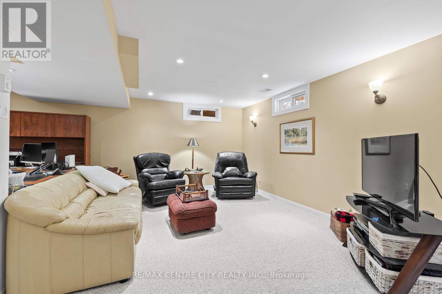 35 Pinegrove Crescent, London South, Ontario  N6J 3Y8 - Photo 34 - X12739794