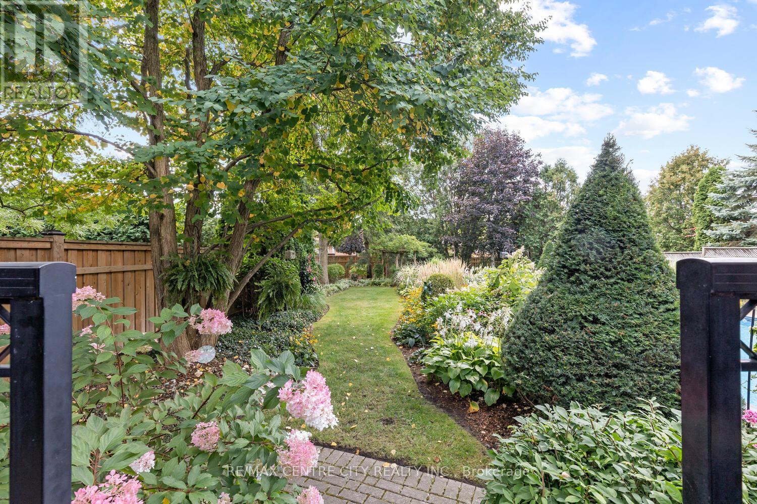 35 Pinegrove Crescent, London South, Ontario  N6J 3Y8 - Photo 40 - X12739794