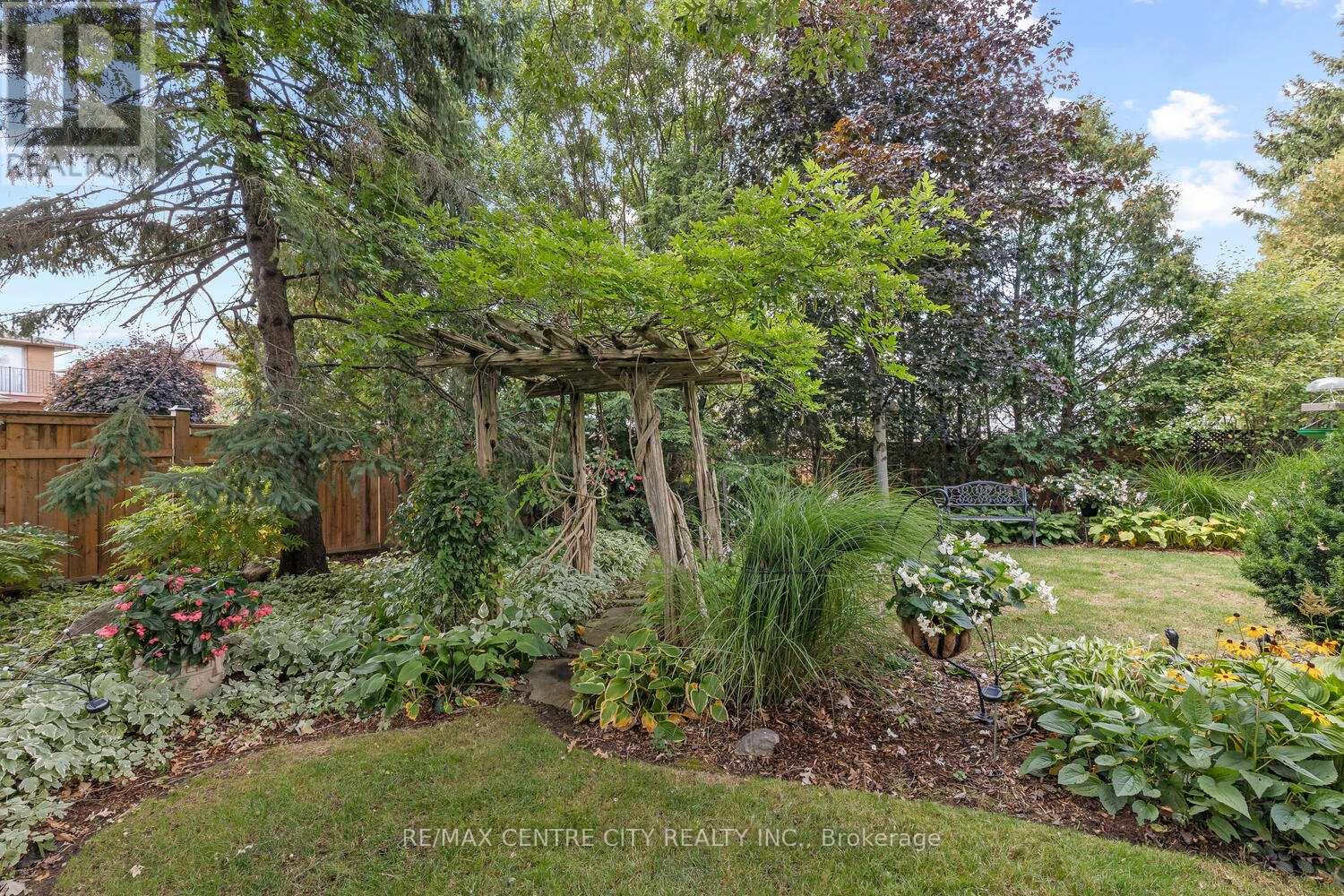 35 Pinegrove Crescent, London South, Ontario  N6J 3Y8 - Photo 47 - X12739794