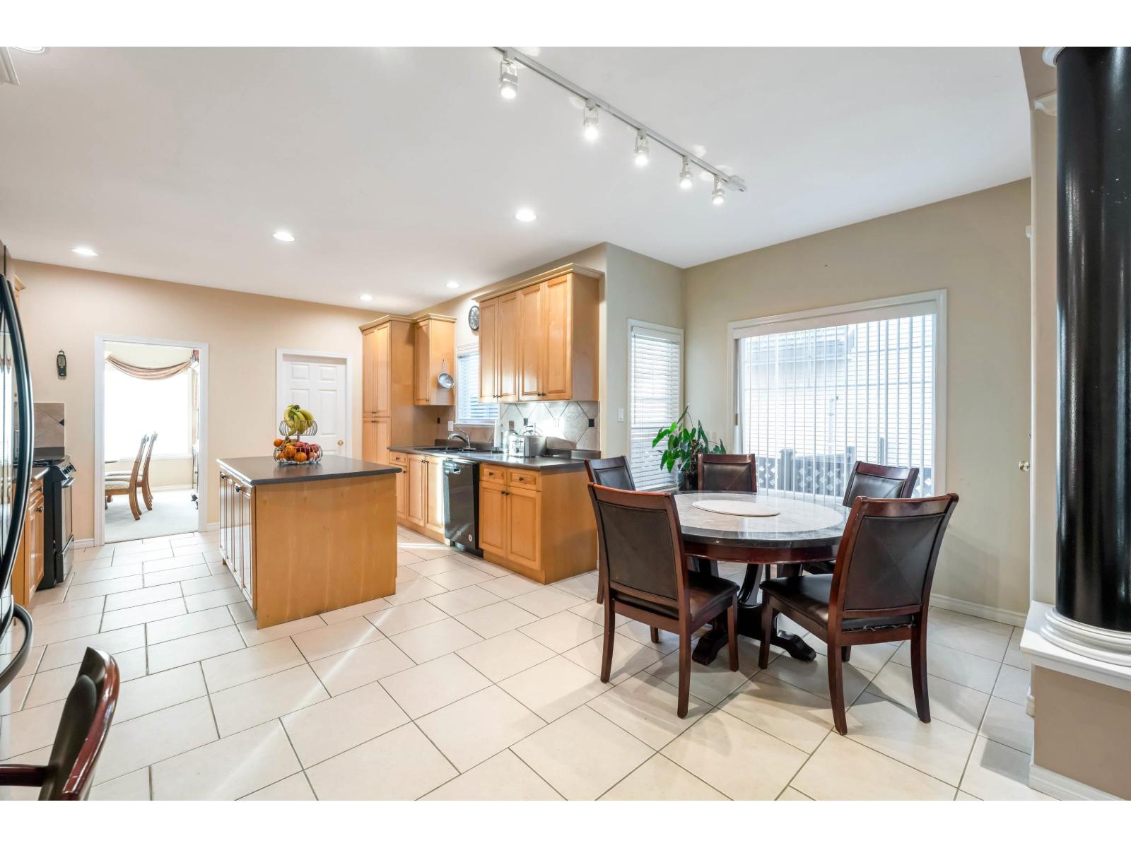 7452 Wiltshire Drive, Surrey, British Columbia V3S 2Y7 - Photo 13 - R3079373