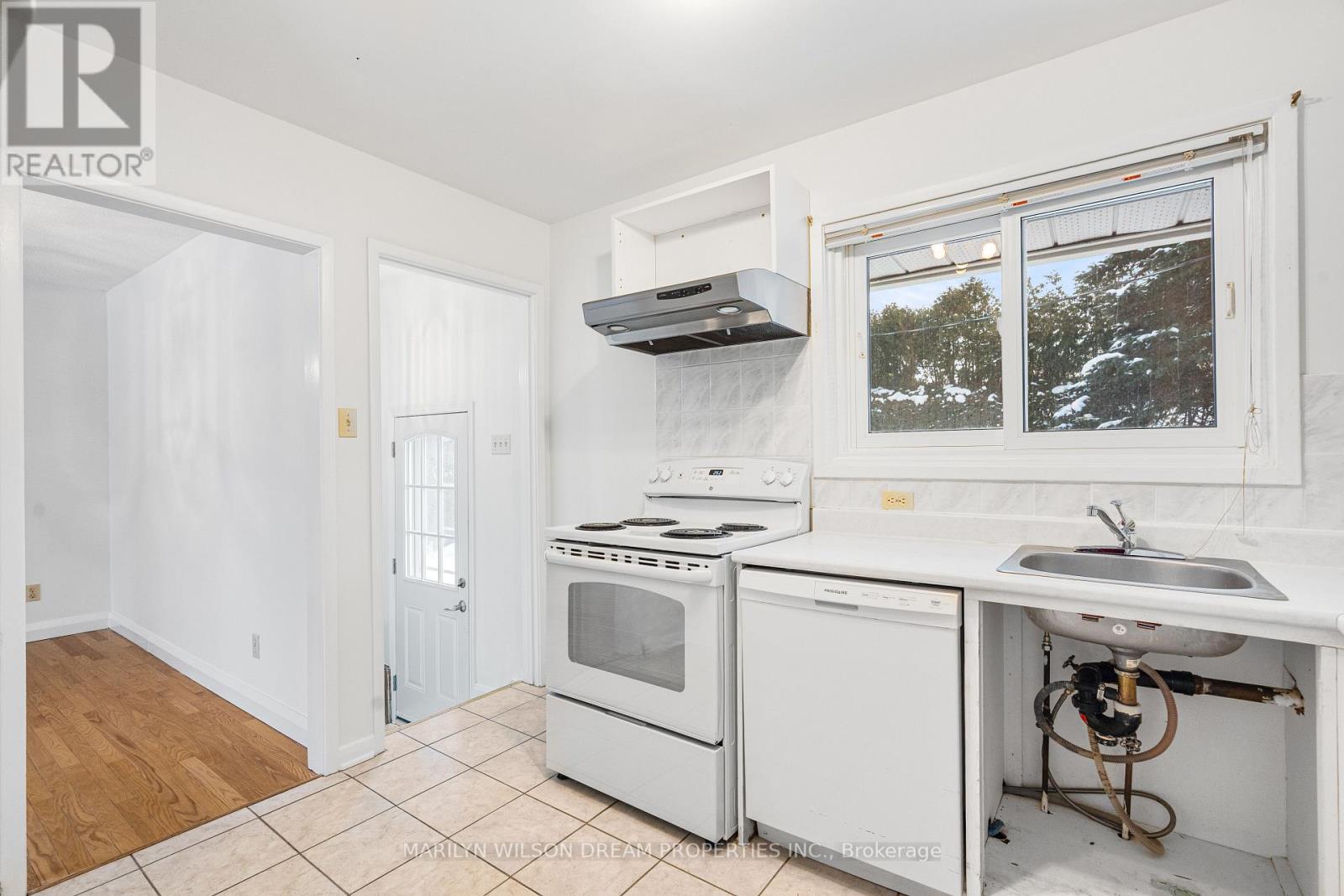 18 Virgil Road, Ottawa, Ontario K2H 6B3 - Photo 11 - X12739660