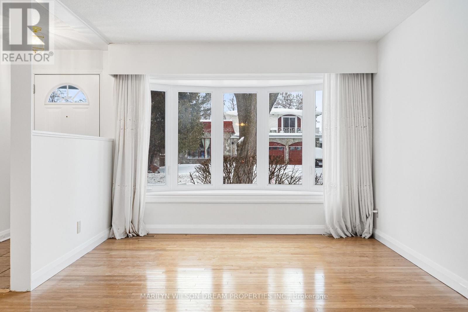 18 Virgil Road, Ottawa, Ontario K2H 6B3 - Photo 7 - X12739660