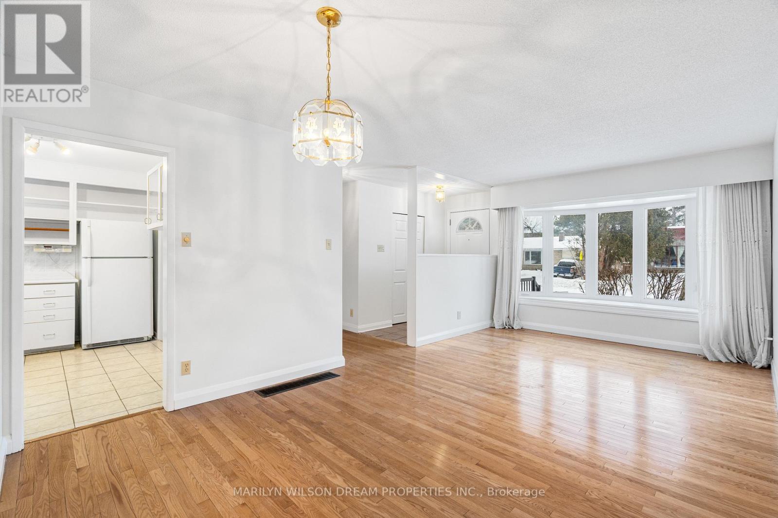 18 Virgil Road, Ottawa, Ontario K2H 6B3 - Photo 8 - X12739660