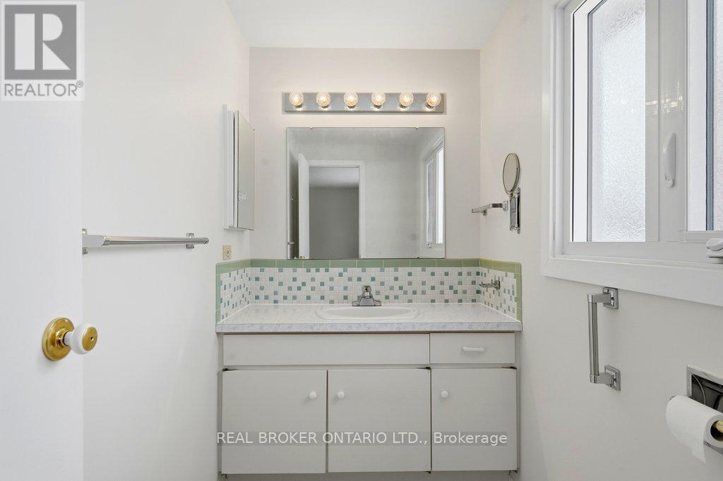 20 Westpark Drive, Ottawa, Ontario  K1B 3E5 - Photo 18 - X12739782