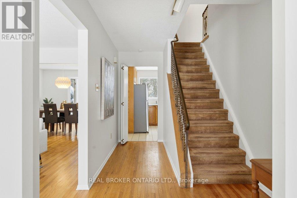 20 Westpark Drive, Ottawa, Ontario  K1B 3E5 - Photo 4 - X12739782