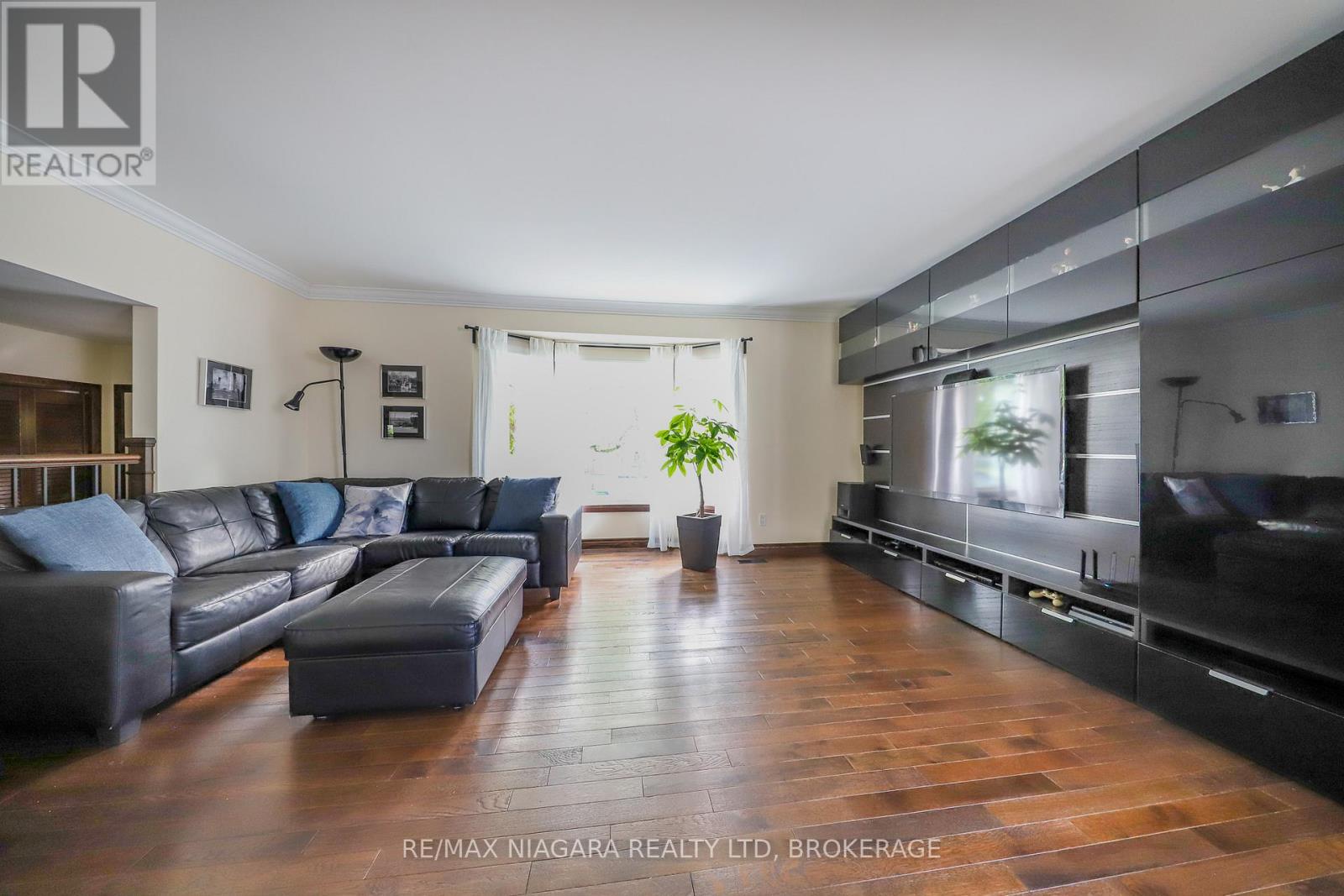 19 Jessica Drive, St. Catharines, Ontario  L2M 6V9 - Photo 3 - X12739634