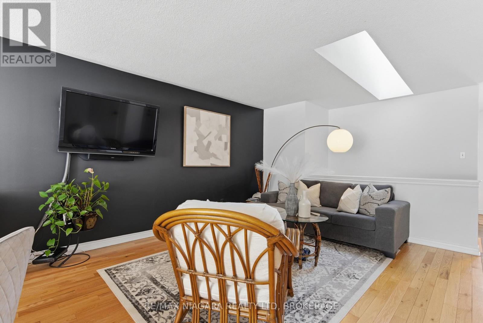 14 - 165 Main Street E, Grimsby, Ontario  L3M 1P2 - Photo 7 - X12739830