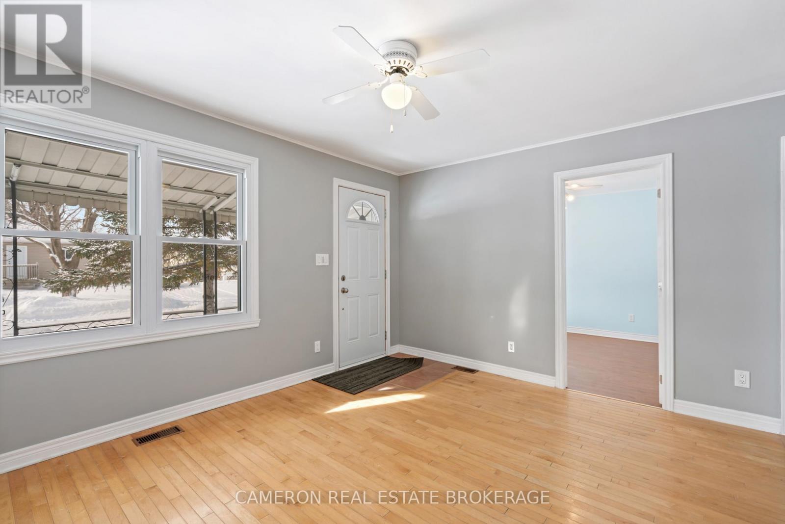 1109 Larin Avenue, Cornwall, Ontario  K6H 4C7 - Photo 3 - X12739714