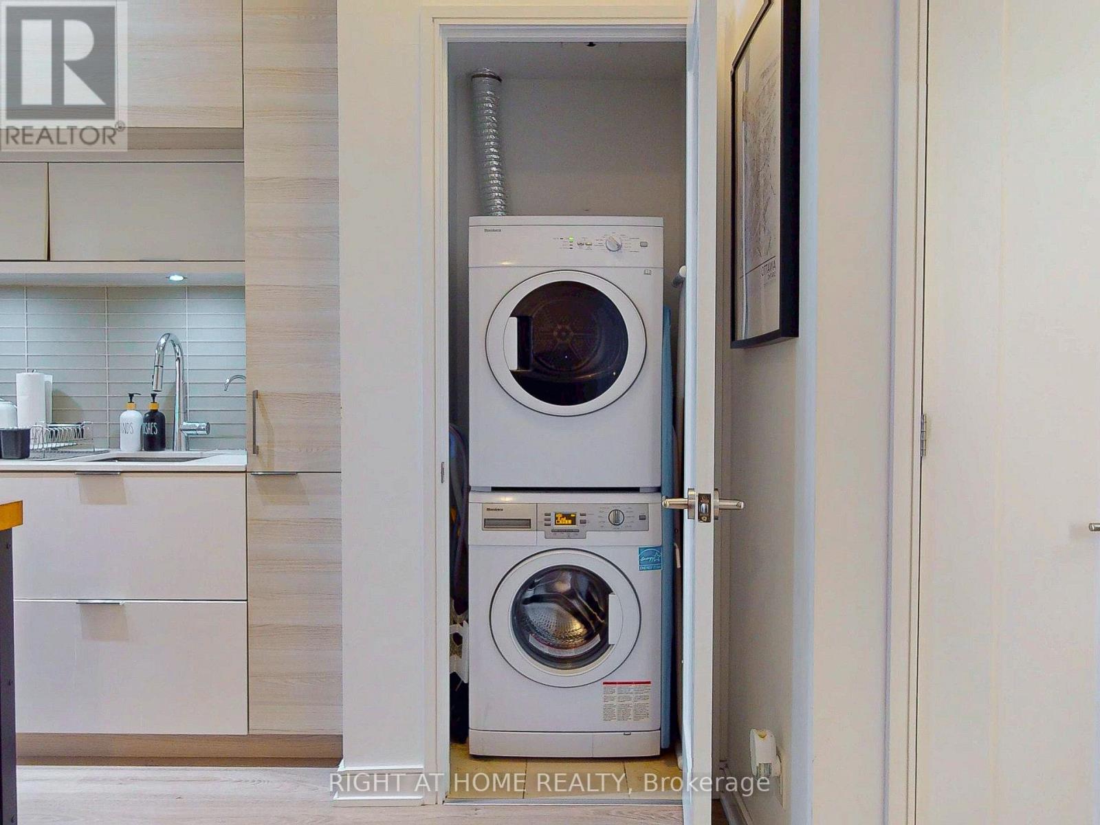 1904 - 88 Scott Street, Toronto, Ontario  M5E 0A9 - Photo 22 - C12739622