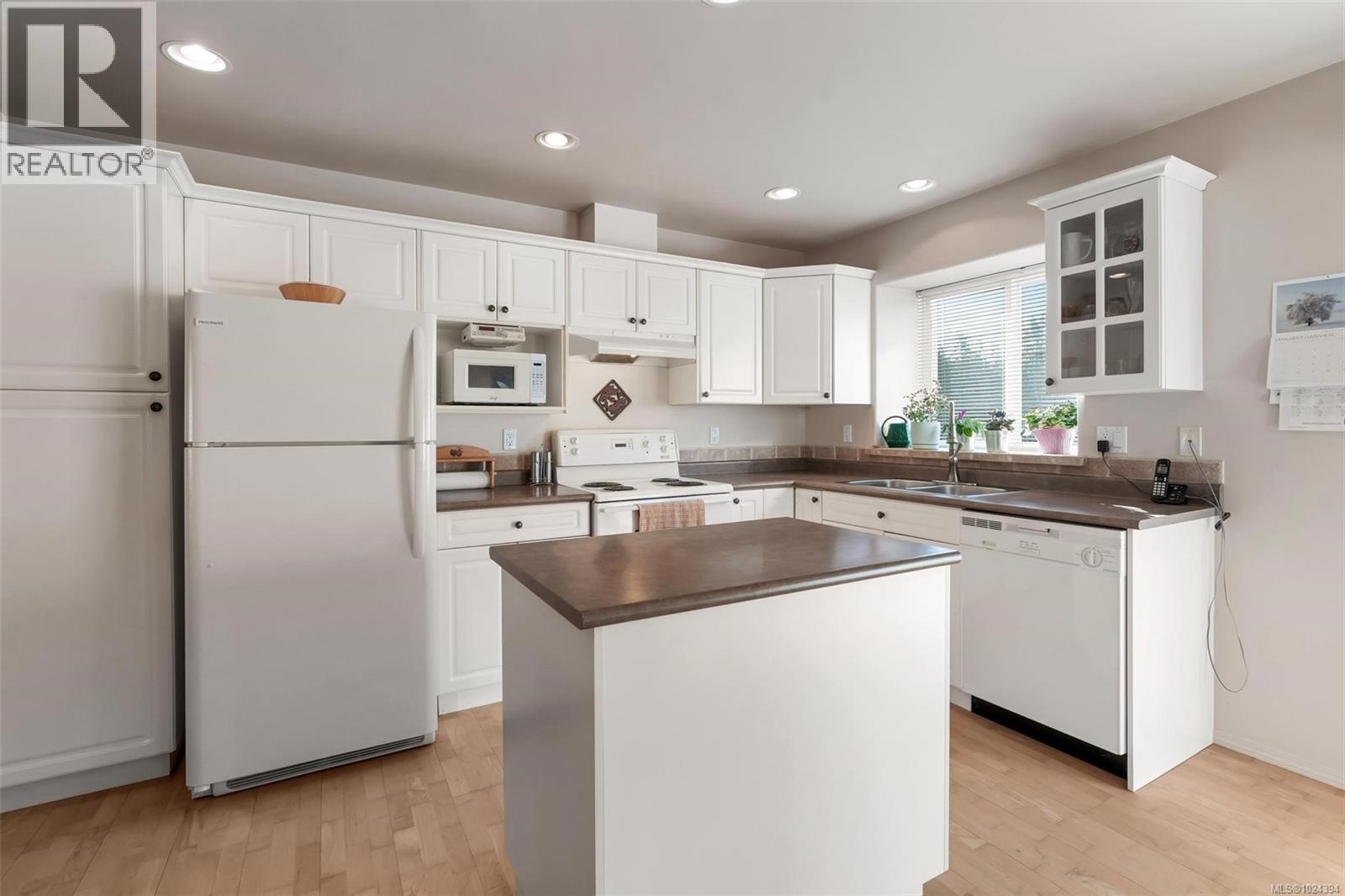 13 920 Brulette Pl, Mill Bay, British Columbia V8H 1J1 - Photo 10 - 1024394