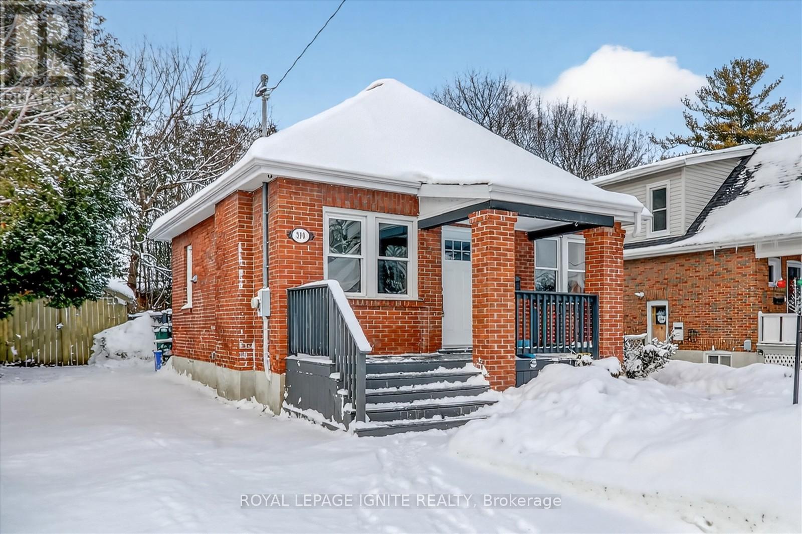 390 JARVIS STREET, Oshawa, Ontario