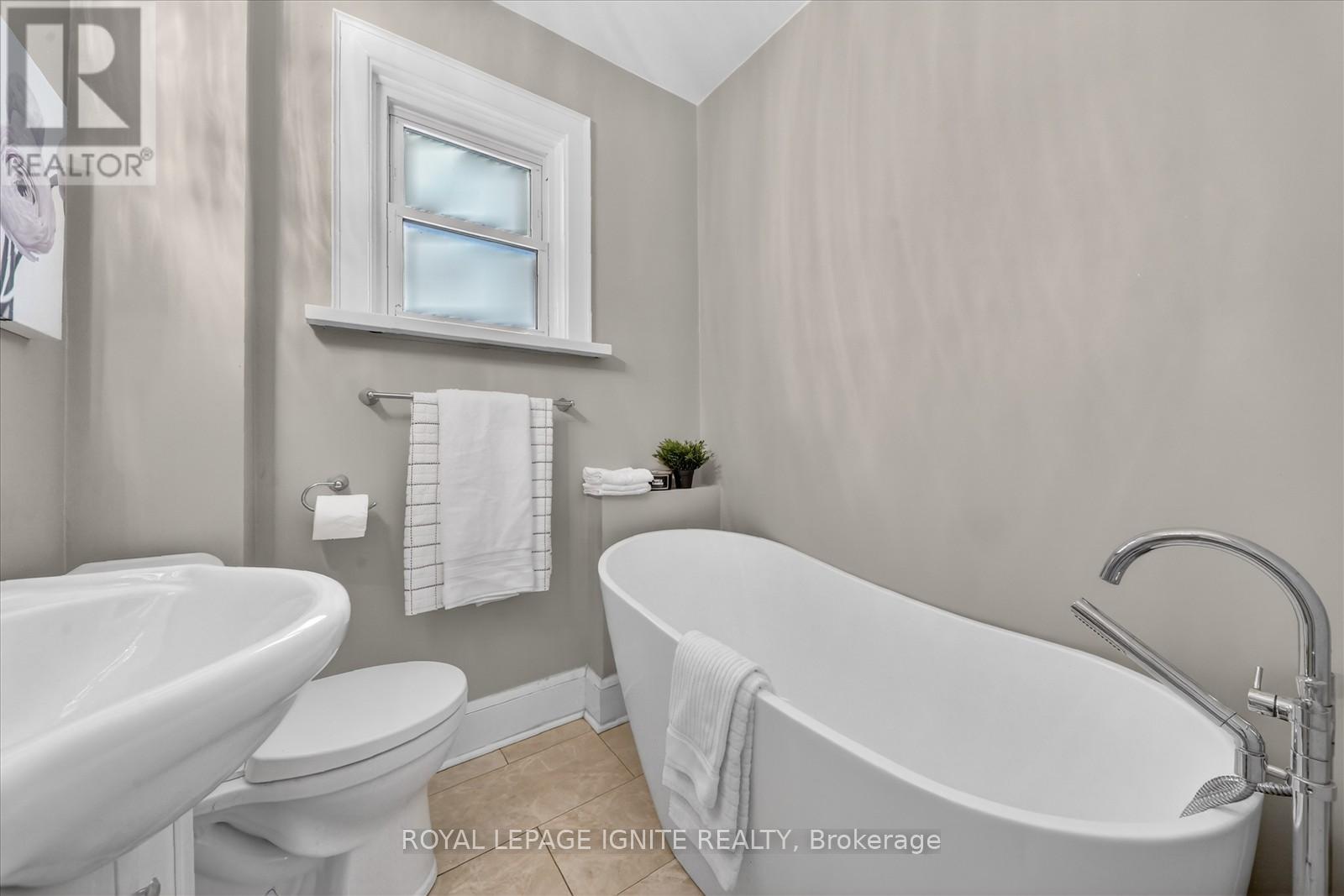 390 Jarvis Street, Oshawa, Ontario  L1G 5L2 - Photo 13 - E12739690