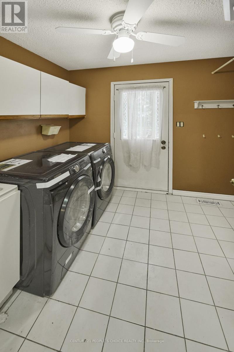 102 Hialeah Crescent, Whitby, Ontario  L1N 6R1 - Photo 11 - E12739808