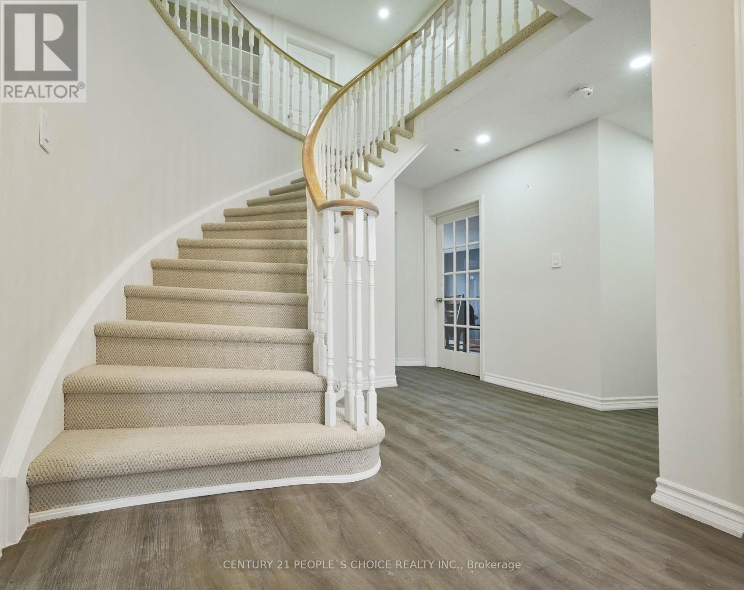 102 Hialeah Crescent, Whitby, Ontario  L1N 6R1 - Photo 5 - E12739808