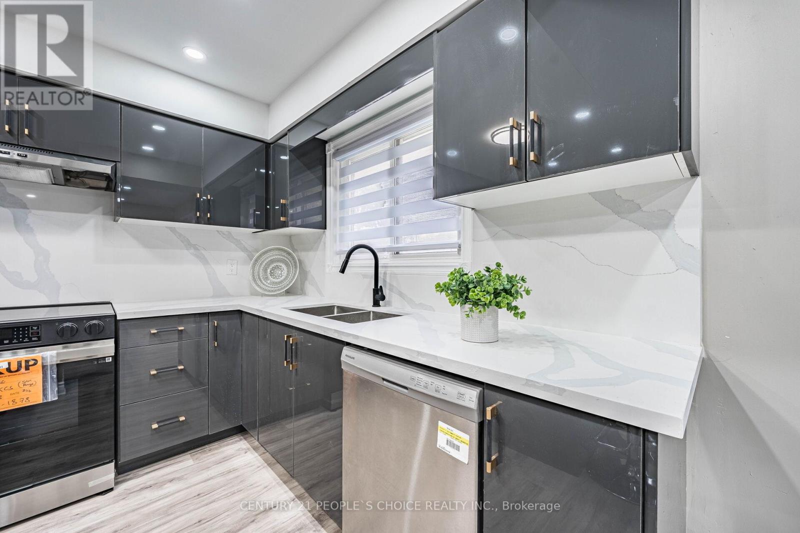 25 - 506 Normandy Street, Oshawa, Ontario  L1H 7N8 - Photo 2 - E12739812