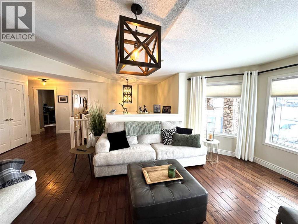 1103 Stacey Drive, Beaverlodge, Alberta  T0H 0C0 - Photo 5 - A2277218