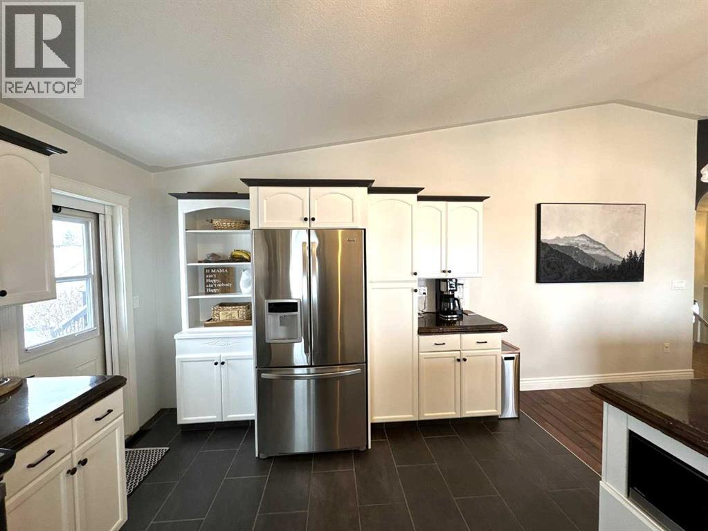 1103 Stacey Drive, Beaverlodge, Alberta  T0H 0C0 - Photo 10 - A2277218