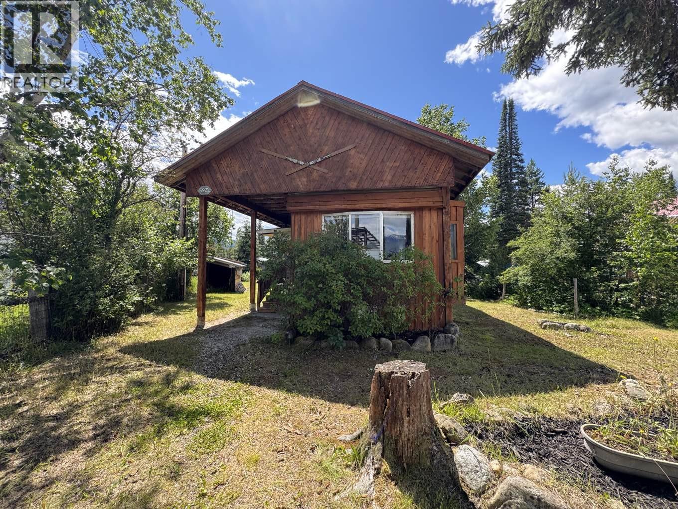 5922 Stewart Street, Blue River, British Columbia  V0J 1J0 - Photo 3 - 10374146