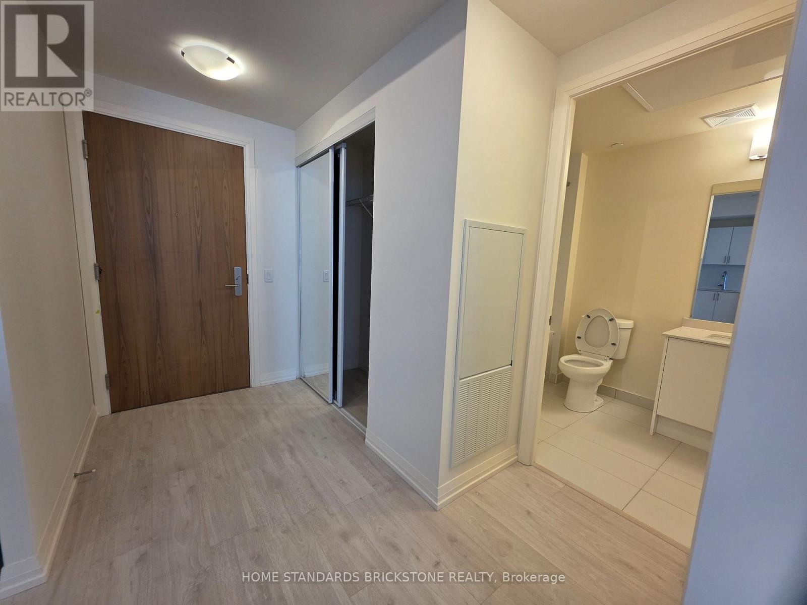 2106 - 27 Korda Gate, Vaughan, Ontario  L4K 2M9 - Photo 5 - N12739652