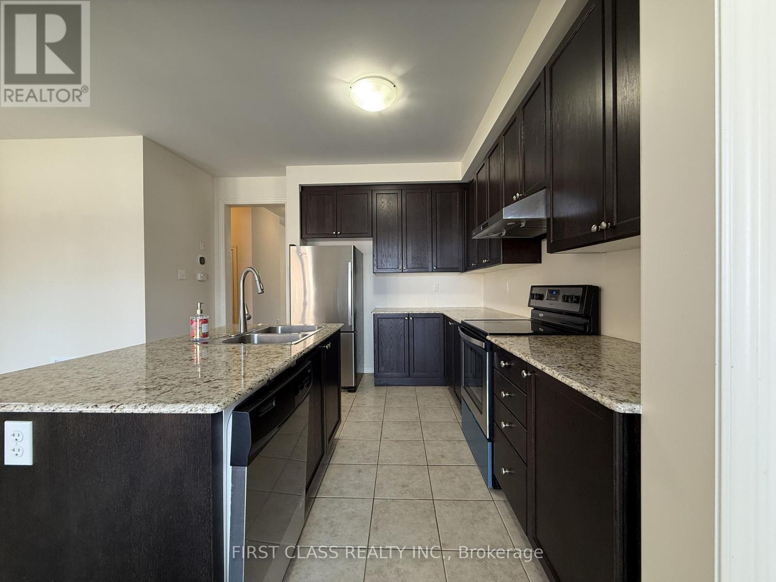 106 William Berczy Boulevard, Markham, Ontario  L6C 2G1 - Photo 7 - N12739674