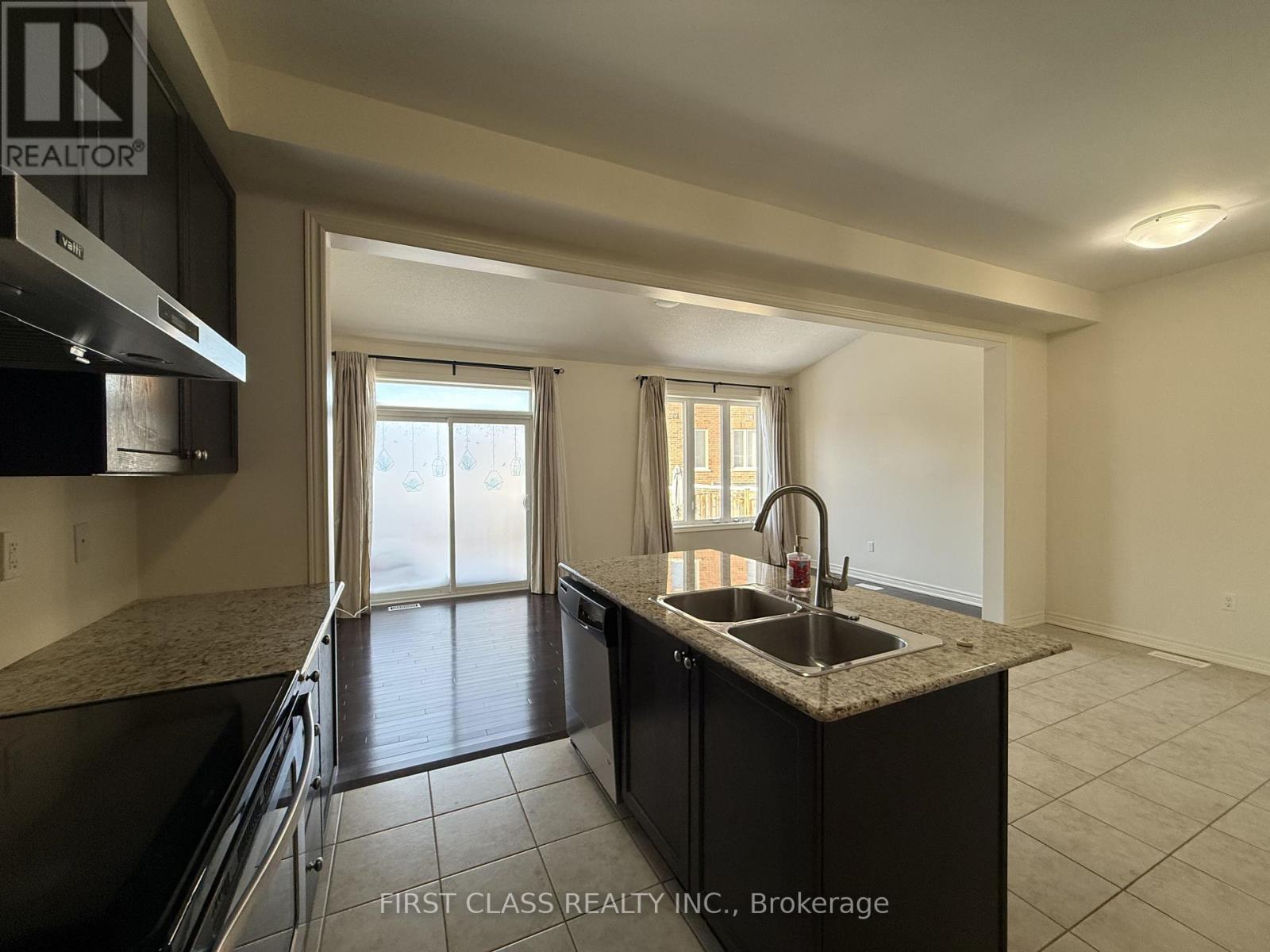 106 William Berczy Boulevard, Markham, Ontario  L6C 2G1 - Photo 8 - N12739674