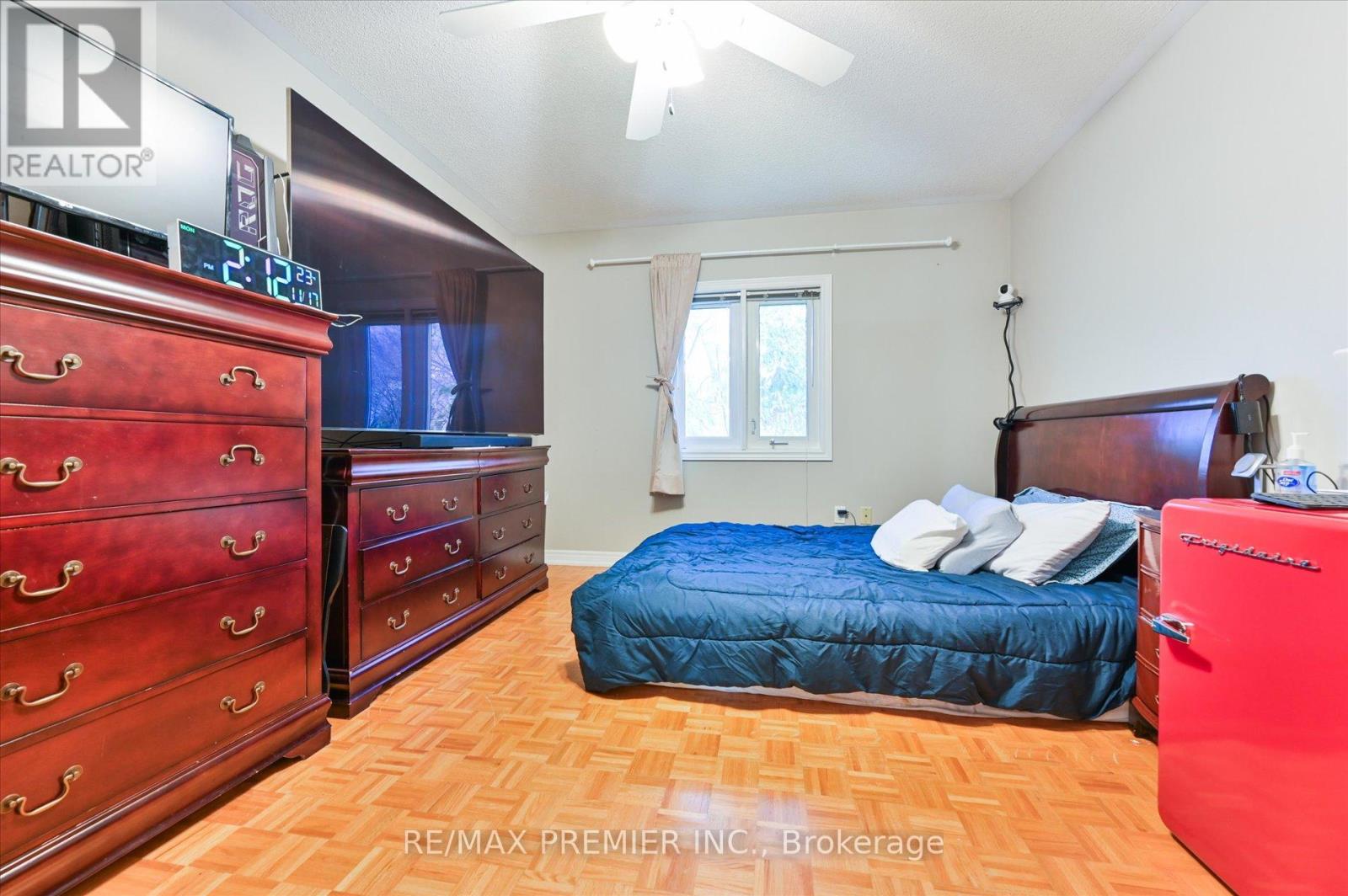 581 Wycliffe Avenue, Vaughan, Ontario  L4L 8S8 - Photo 14 - N12739752