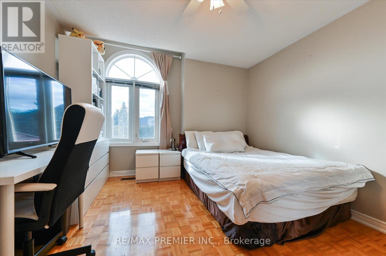 581 Wycliffe Avenue, Vaughan, Ontario  L4L 8S8 - Photo 15 - N12739752